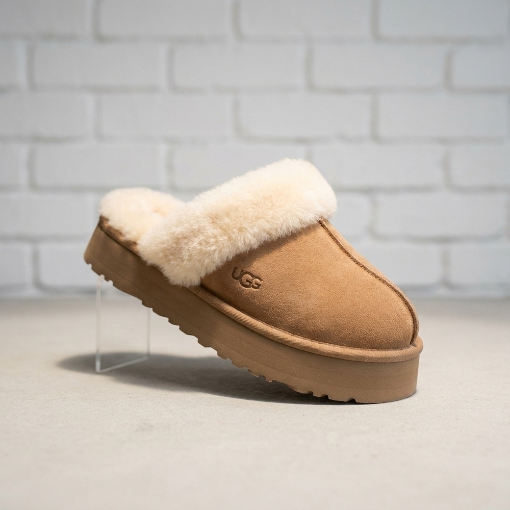 NEW UGG women's disquette slippers in sand